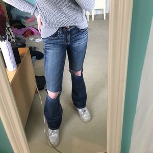 Trendy AE Flare Jean with Knee Rips
